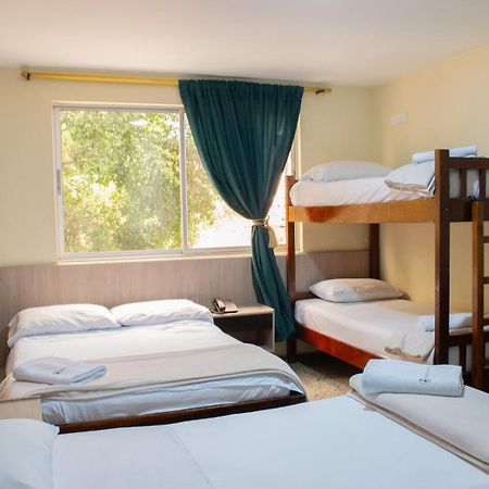 Hotel Caldas Plaza Bagian luar foto