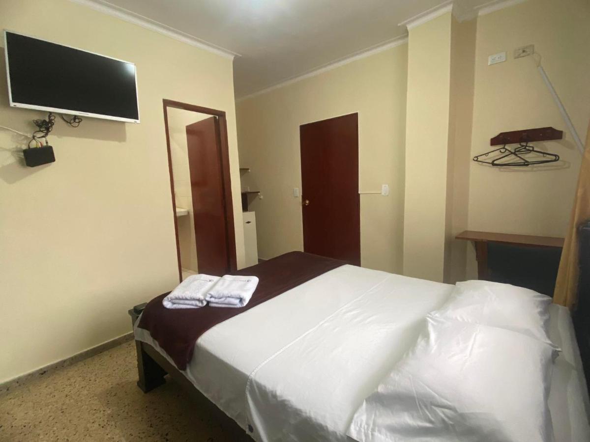 Hotel Caldas Plaza Bagian luar foto