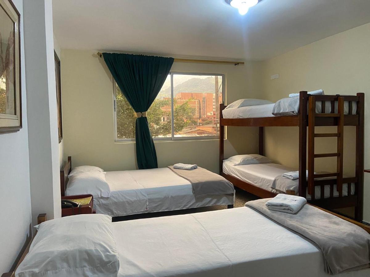 Hotel Caldas Plaza Bagian luar foto