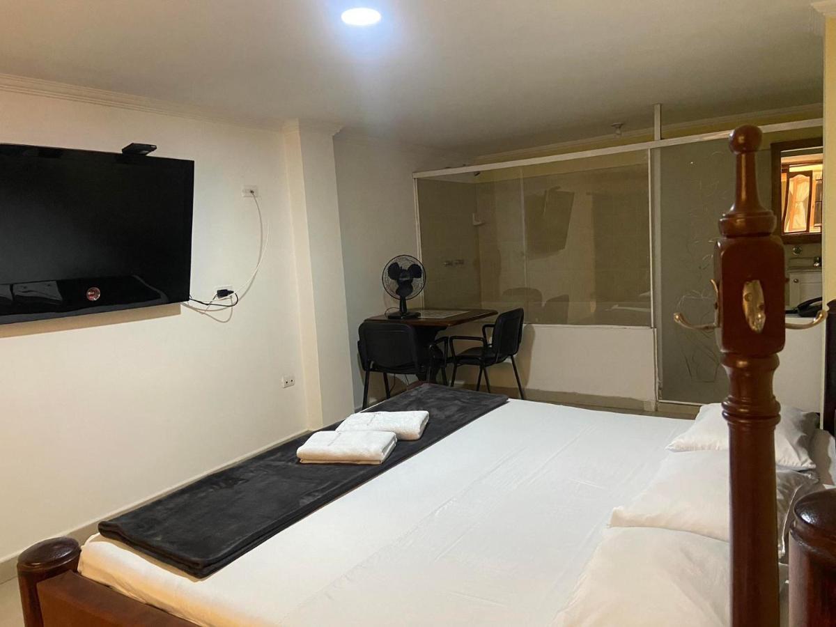 Hotel Caldas Plaza Bagian luar foto