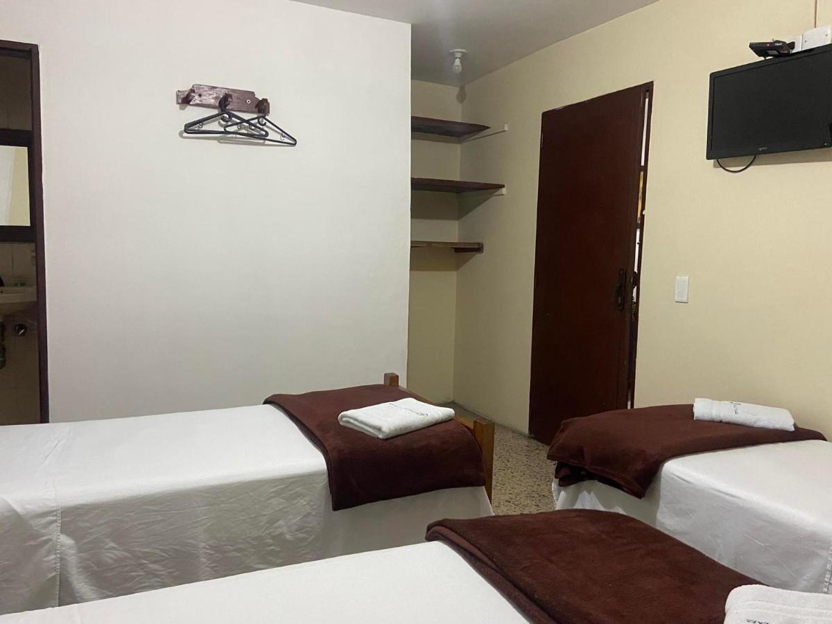Hotel Caldas Plaza Bagian luar foto
