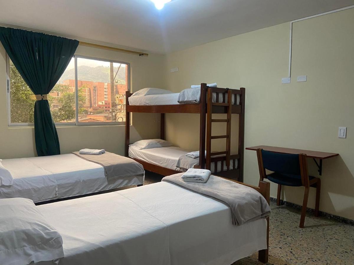 Hotel Caldas Plaza Bagian luar foto
