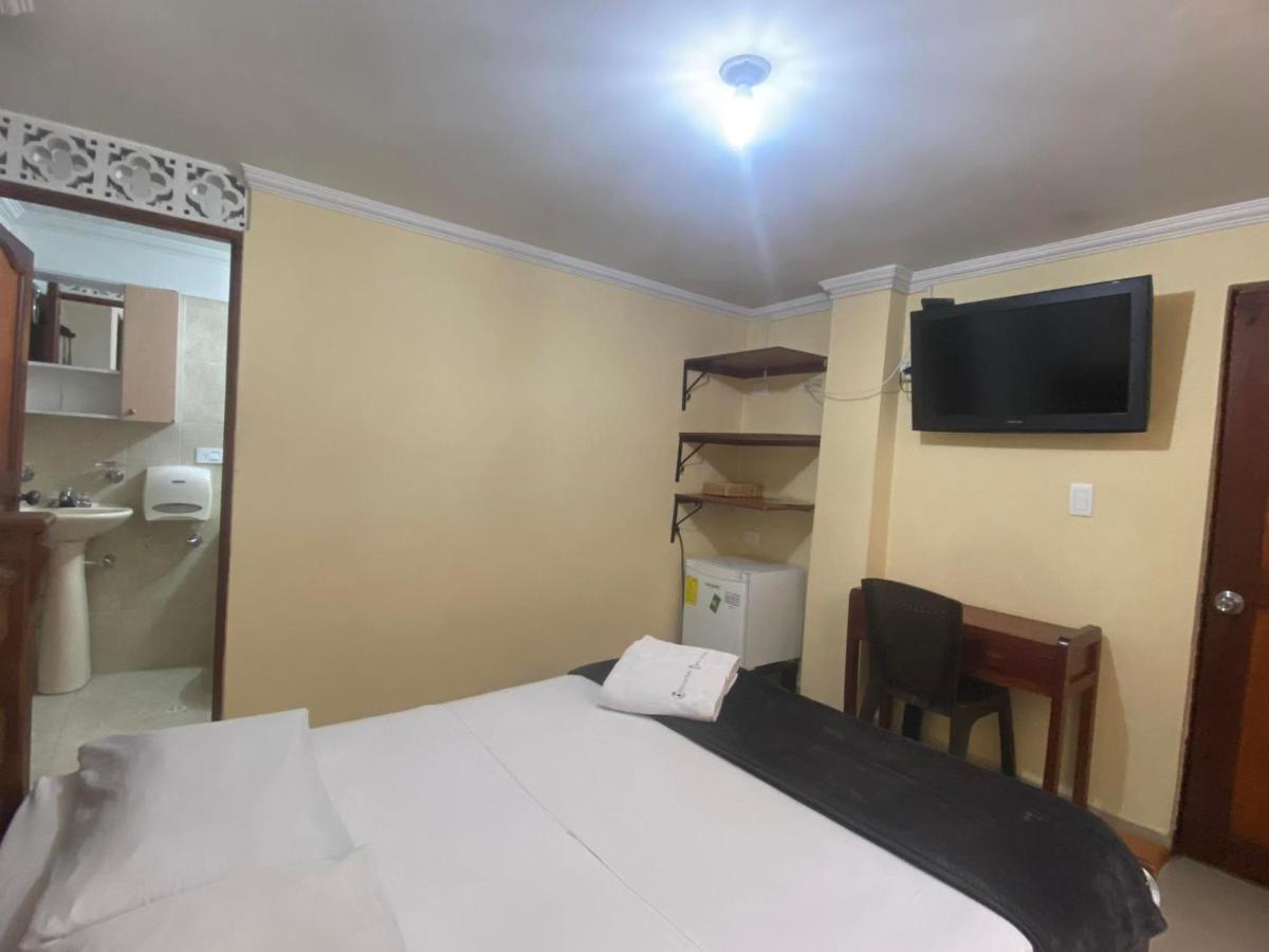Hotel Caldas Plaza Bagian luar foto
