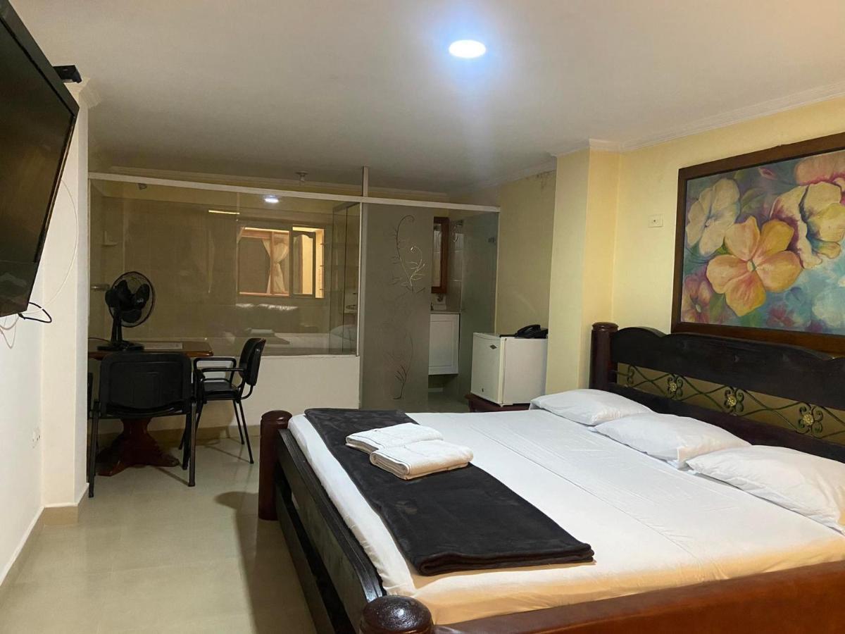 Hotel Caldas Plaza Bagian luar foto