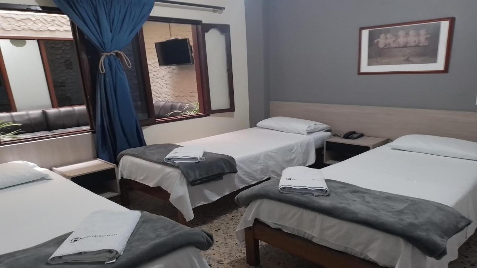 Hotel Caldas Plaza Bagian luar foto