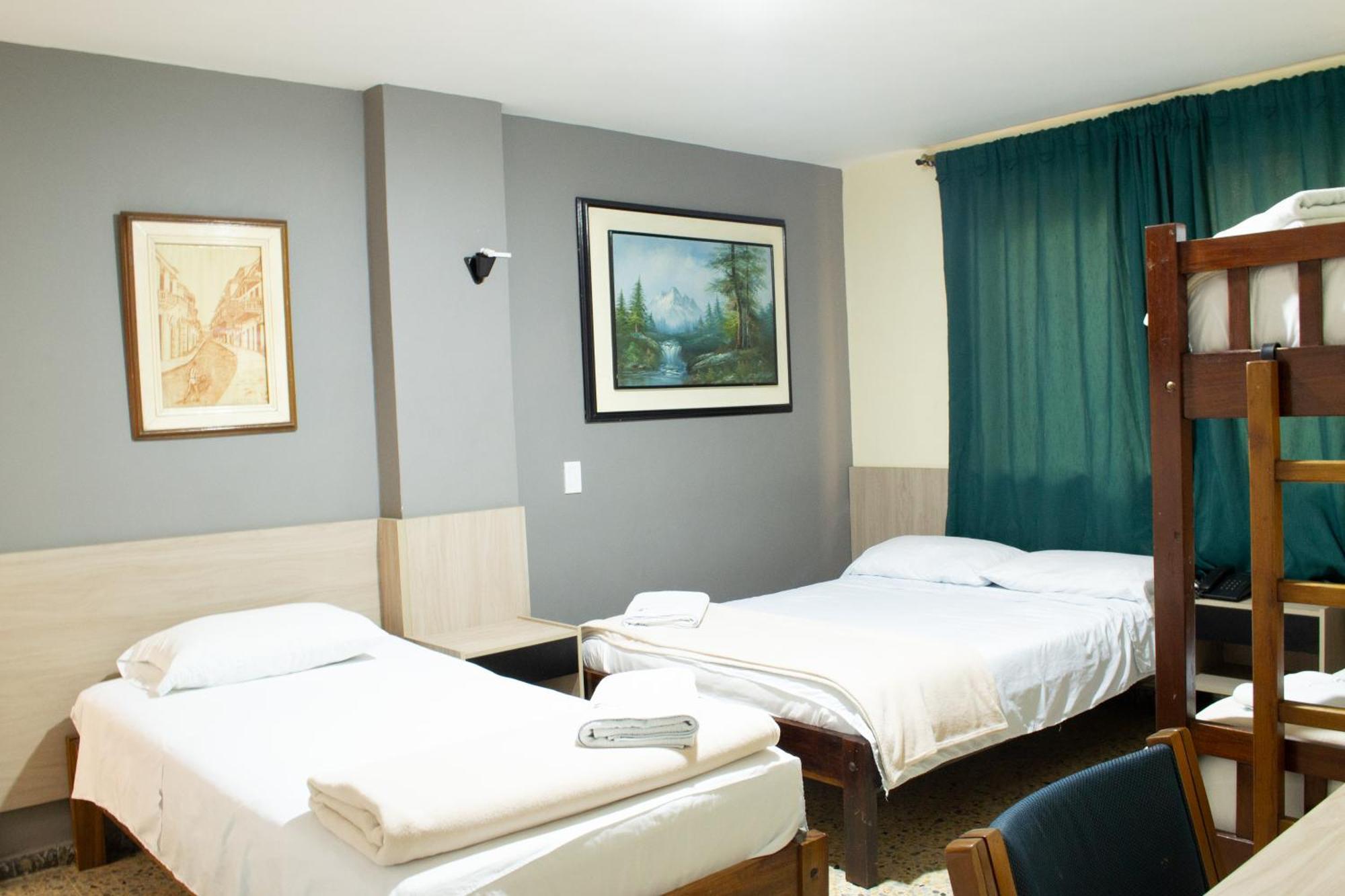 Hotel Caldas Plaza Bagian luar foto