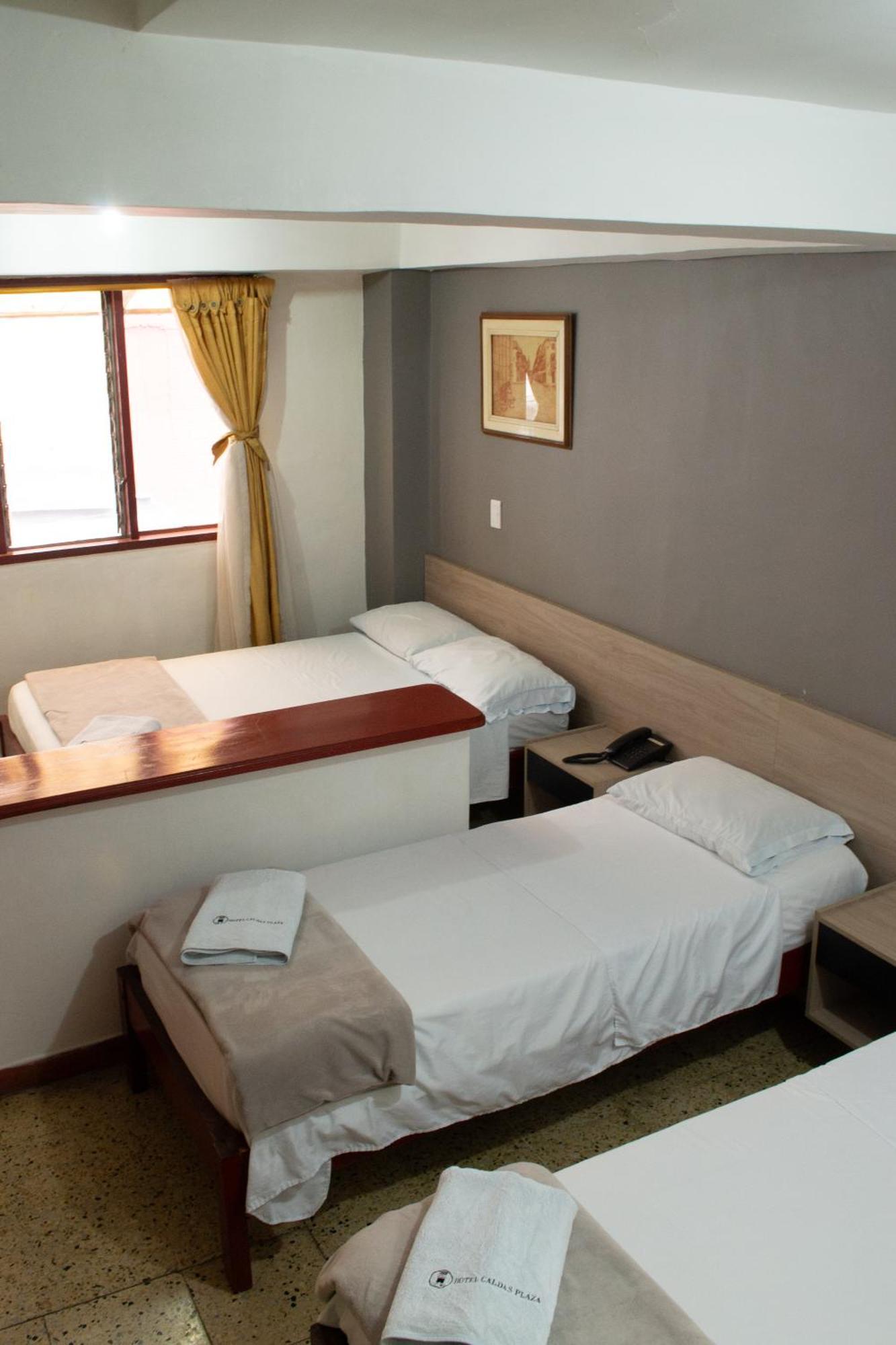 Hotel Caldas Plaza Bagian luar foto