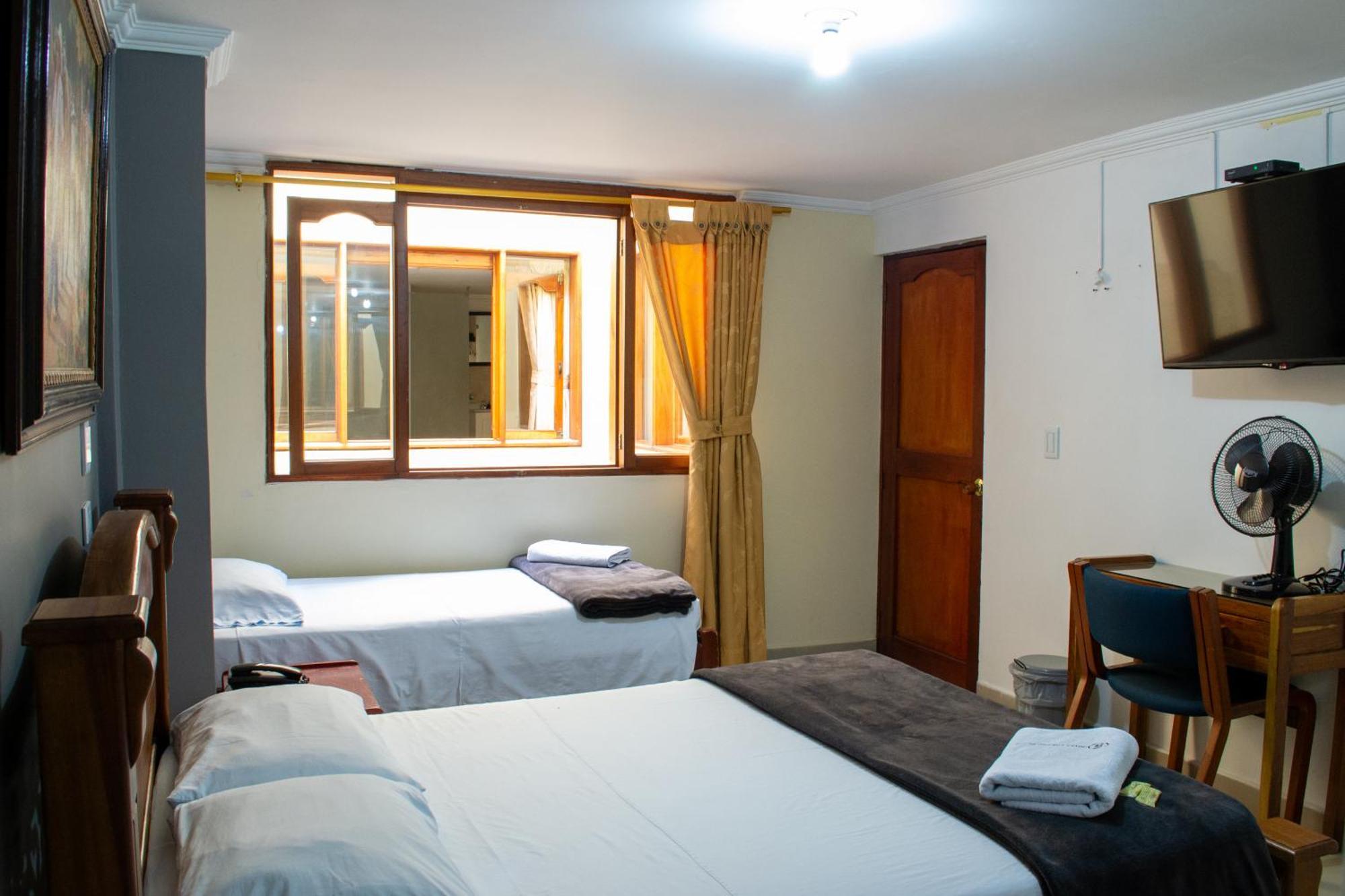 Hotel Caldas Plaza Bagian luar foto